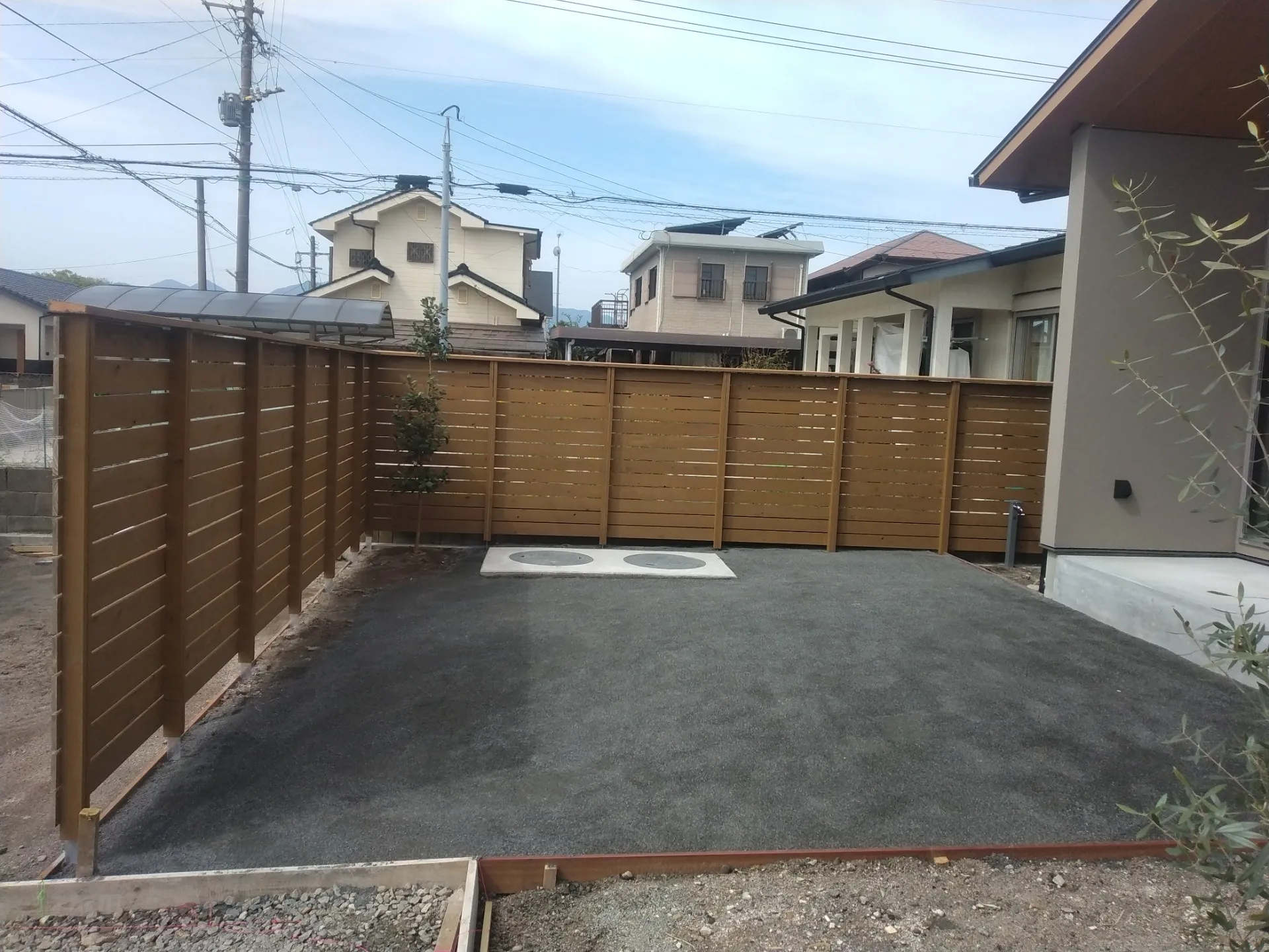 駐車場 板塀